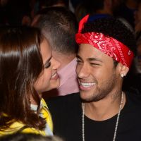 Pai de Neymar Jr. torce por casamento do filho com Bruna Marquezine
