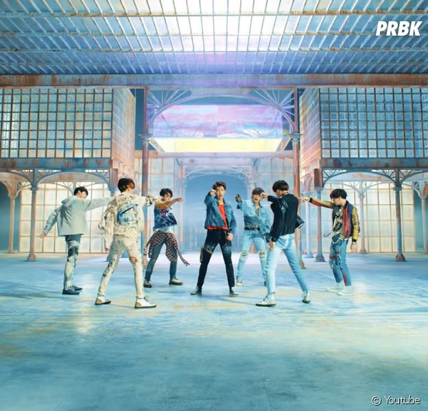 BTS lança o álbum "Love Yourself: Tear" e clipe de "Fake Love"