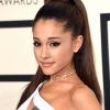 Ariana Grande posta vídeo em momento romântico com Pete Davidson