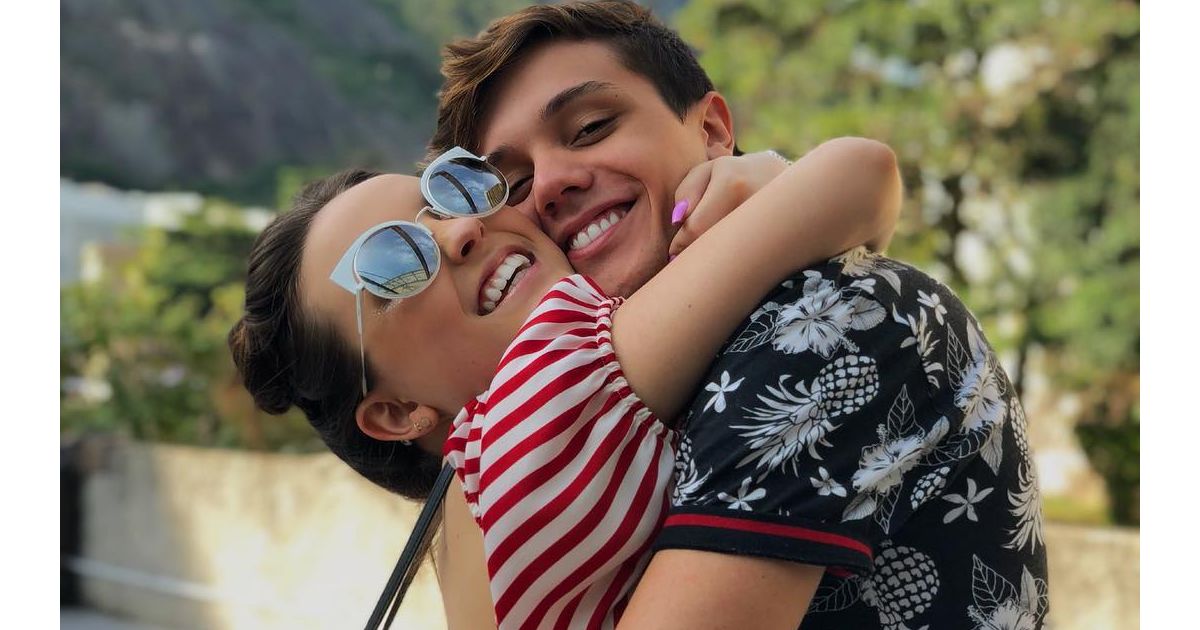Larissa Manoela e Leo Cidade fazem cover de "Cobertor ...