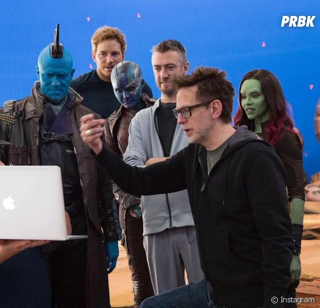 James Gunn ao lado do elenco de "Guardiões da Galáxia Volume 2"