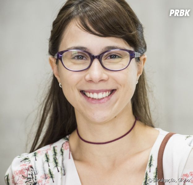http://static1.purebreak.com.br/articles/4/76/08/4/@/285580-ex-malhacao-daphne-bozaski-vai-ser-ma-diapo-3.jpg