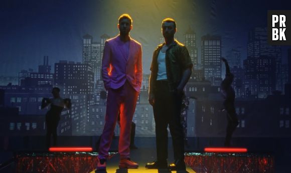 Sam Smith, Calvin Harris, dançarinos e muito glitter são o destaque do clipe de "Promises"