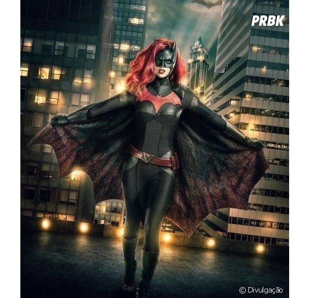 Batwoman, que vai aparecer em "Arrow", "The Flash" e "Supergirl", tem seu visual divulgado!