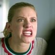 Em "Riverdale", Betty (Lili Reinhart) acaba tendo uma convulsão depois de ver um culto bem sinistro