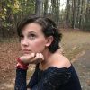 Millie Bobby Brown, na segunda temporada "Stranger Things", com o cabelo um pouco maior