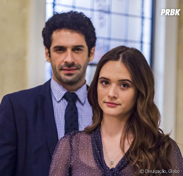 Em "O Tempo Não Para", Marocas (Juliana Paiva) e Emílio (João Baldasserini) têm casamento interrompido por Dom Sabino (Edson Celulari)