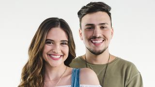 Juliana Paiva grava clipe com Pedro Thomé para a música "Não Desiste de Mim"