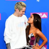 Ariana Grande precisou defender Pete Davidson após ex-noivo sofrer ataques na internet