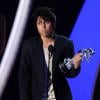 Para participar do VMA 2011 e se apresentar com a música "You & I", Lady Gaga se vestiu de homem. Não é que ficou parecidíssima com um rapaz?!
