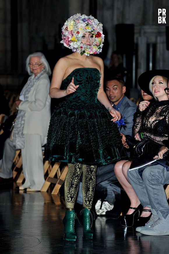 Lady Gaga tem uma equipe de maquiadores, estilistas e aderecistas que é carinhosamente conhecida como "Haus of Gaga". Além disso, ela se tornou a queridinha de grandes personalidades da moda, como Versace e Giorgio Armani