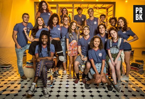 Em "Malhação", Pérola (Rayssa Bratillieri) volta a se apaixonar por Márcio (André Luiz Frambach) e casal tem noite especial juntos