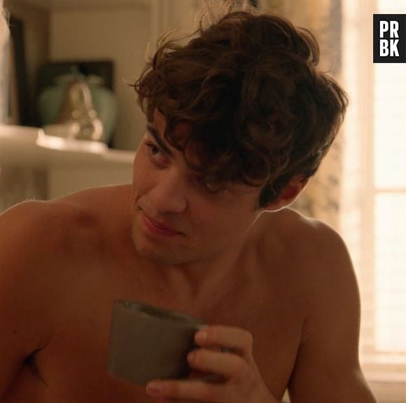 Noah Centineo, de "Para Todos os Garotos que Já Amei", aparece sensualizando em propaganda da Calvin Klein