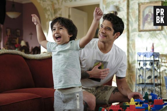 Final "Jane the Virgin": Gina Rodriguez posta foto indicando que Mateo (Elias Janssen) ganhará um irmãozinho