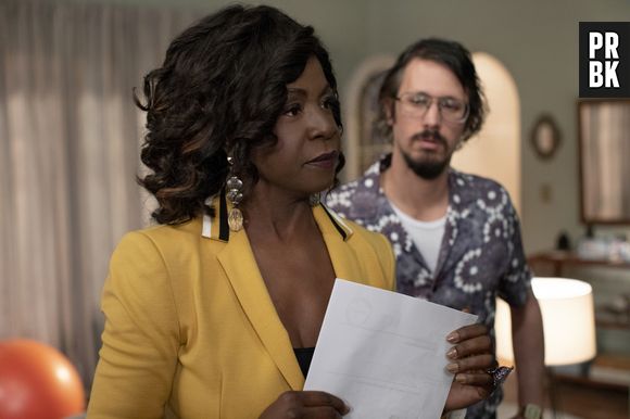 Socorro (Zezeh Barbosa) entra na 2ª temporada de "Samantha!" para controlar tudo