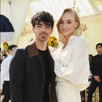 O Joe Jonas e a Sophie Turner simplesmente se casaram em Las Vegas!