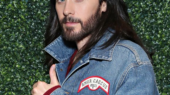 Jared Leto decidiu sair em defesa da DC Comics após comparações com a Marvel