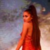 Ariana Grande postou uma foto em suas redes sociais e está sendo processada por isso. Como assim?