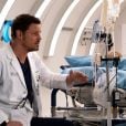 Meredith (Ellen Pompeo), Richard (James Pickens Jr.) e Alex (Justin Chambers) são demitidos no final da 15ª temporada de "Grey's Anatomy"