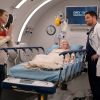 Em "Grey's Anatomy": Meredith (Ellen Pompeo) vai visitar DeLuca (Giacomo Gianniotti) na cadeia e diz que vai assumir a culpa pela fraude