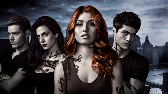 O último episódio de "Shadowhunters" agradou os fãs e o showrunner explica a última cena