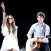 Em "Chasing Happiness", Nick Jonas fala sobre seu relacionamento com Miley Cyrus