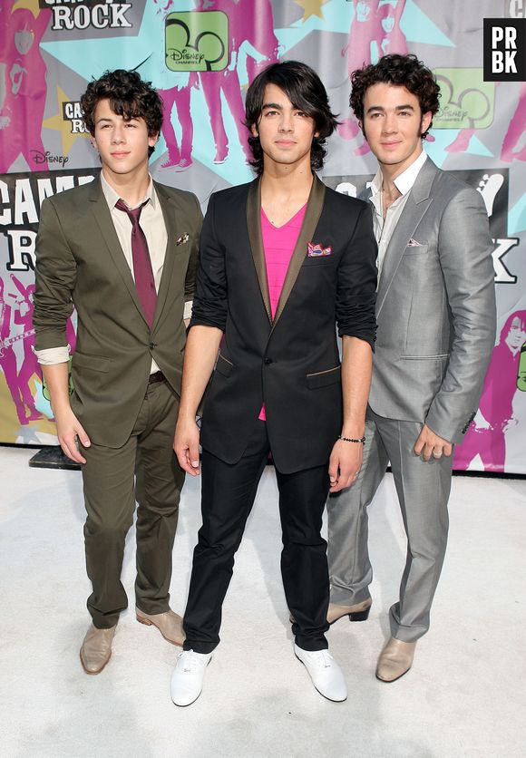 Documentário dos Jonas Brothers basicamente afirma que "Lovebug" foi mesmo escrita para Miley Cyrus