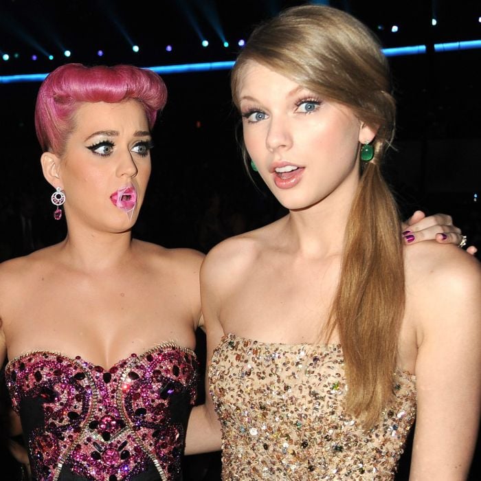 Parceria entre Katy Perry e Taylor Swift? Loira não falou nada sobre o assunto durante live