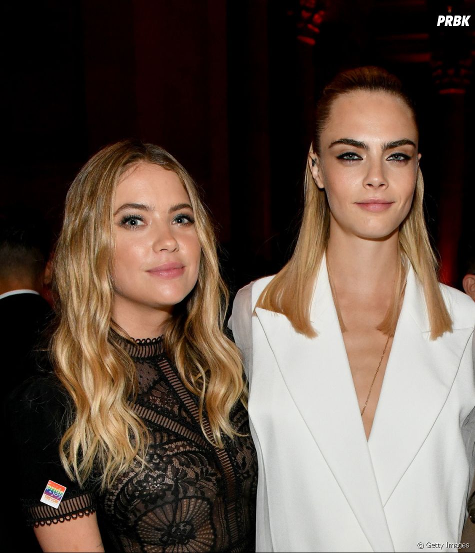 Ashley Benson tatuou o apelido de Cara Delevingne - Purebreak