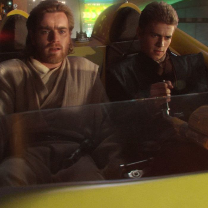 Em &quot;Star Wars: Episódio II - Ataque dos Clones&quot;, Anakin Skywalker (Hayden Christensen) e Obi-Wan Kenobi (Ewan McGregor) lutam lado a lado