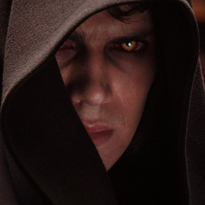 Em &quot;Star Wars: Episódio III - A Vingança dos Sith&quot;, Anakin Skywalker (Hayden Christensen) se torna Darth Vader