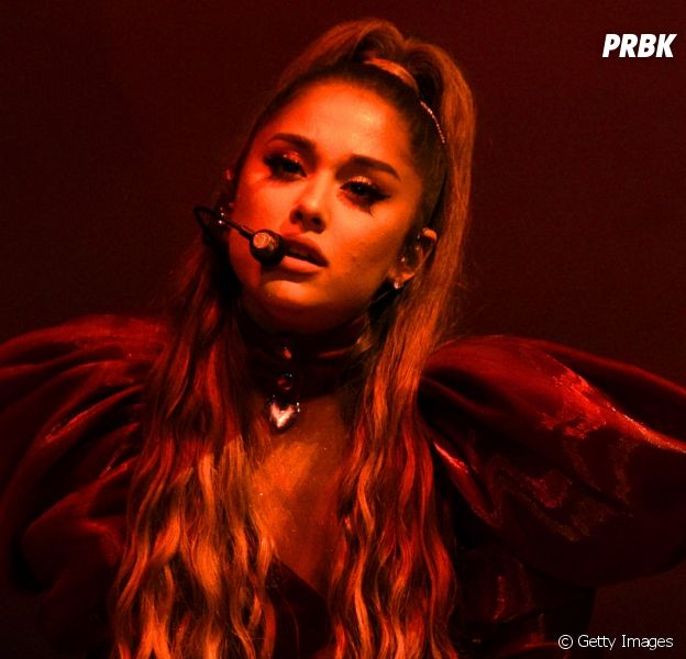 Ariana Grande cancelou encontros com fãs para cuidar da voz e saúde mental