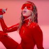 Miley Cyrus fala sobre mulheres, o tabu da liberdade sexual feminina e muito mais na faixa "Mother's Daughter"