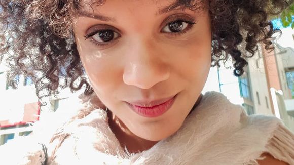 Heslaine Vieira tranquiliza fãs após se machucar nas gravações de "As Five"