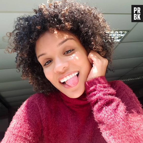 Heslaine Vieira anuncia que daqui a pouco voltará a gravar "As Five"