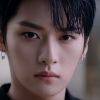 O Stray Kids está de volta com o MV de "Double Knot". Assista