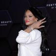 Rihanna fala sobre racismo e cita atitude de presidente dos Estados Unidos