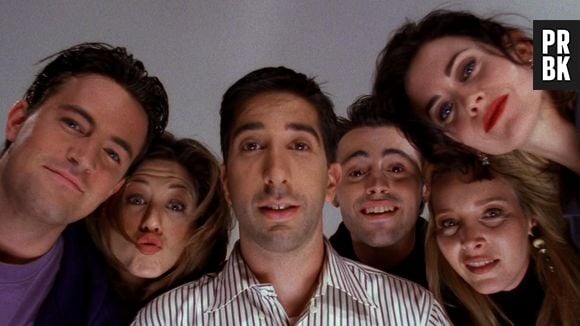 Veja todo o elenco de "Friends" reunido em foto compartilhada por Jennifer Aniston