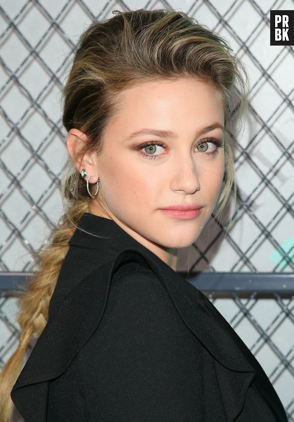 Lili Reinhart pensa em cortar o cabelo bem curtinho ao final de "Riverdale"