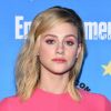 Lili Reinhart explica que não tem como fazer rabo de cavalo (sua marca em "Riverdale") com o cabelo mais curto