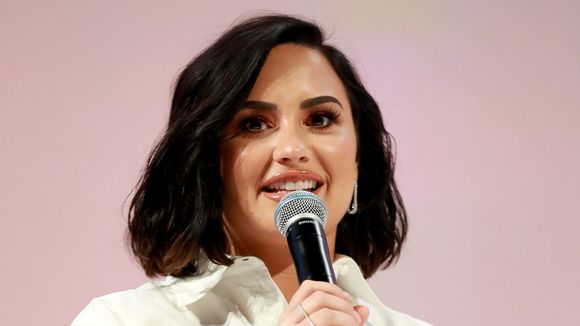 Demi Lovato fala sobre saúde mental, body positive e mais em primeira entrevista após overdose