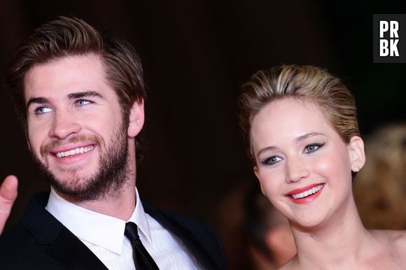 Liam Hemsworth diz que beijar Jennifer Lawrence em "Jogos Vorazes" foi desconfortável