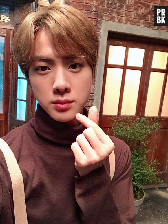 Responda estas 10 perguntas e te diremos qual era do Jin, do BTS, você é