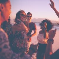 Um reality tipo "De Férias com o Ex" vai estrear na Amazon Prime: conheça o "Soltos em Floripa"