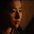 Mulan (Liu Yifei) luta pela honra de sua família no primeiro trailer do live-action