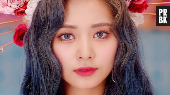 Tzuyu é uma das integrantes do TWICE