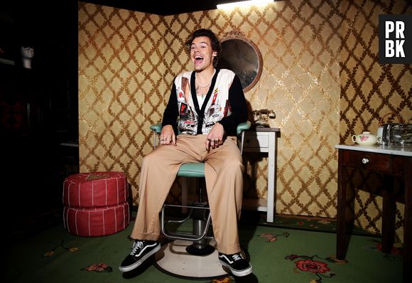 Confira as fotos de Harry Styles para a capa da revista britânica Beauty Papers deste semestre