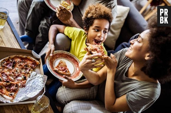 Pizza é uma ótima pedida pra comer em família!