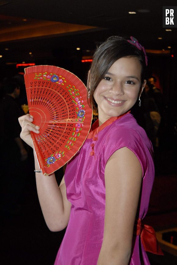 Bruna Marquezine começou a alisar cabelo em "Negócio da China"