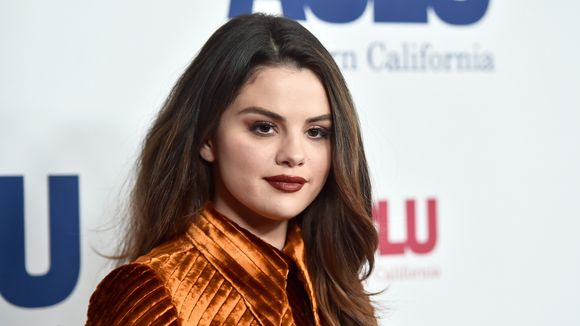 Selena Gomez vai fazer parceria misteriosa e parte do clipe tá sendo gravada no Brasil! Entenda